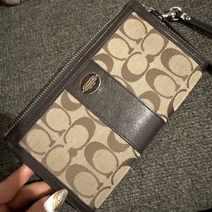 NWOT Coach monogram wristlet